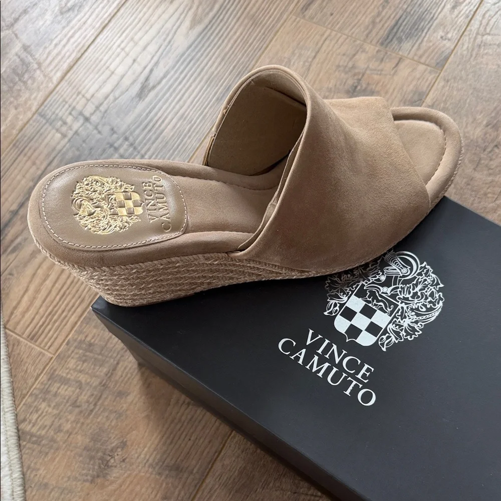🆕 Vince Camuto Fayla Tan Wedge Sandals